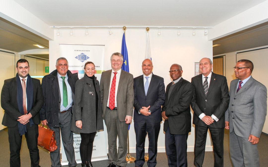 Membros do conselho de administração da Confederação de Municípios Ultraperiféricos (CMU) reúnem-se em Bruxelas