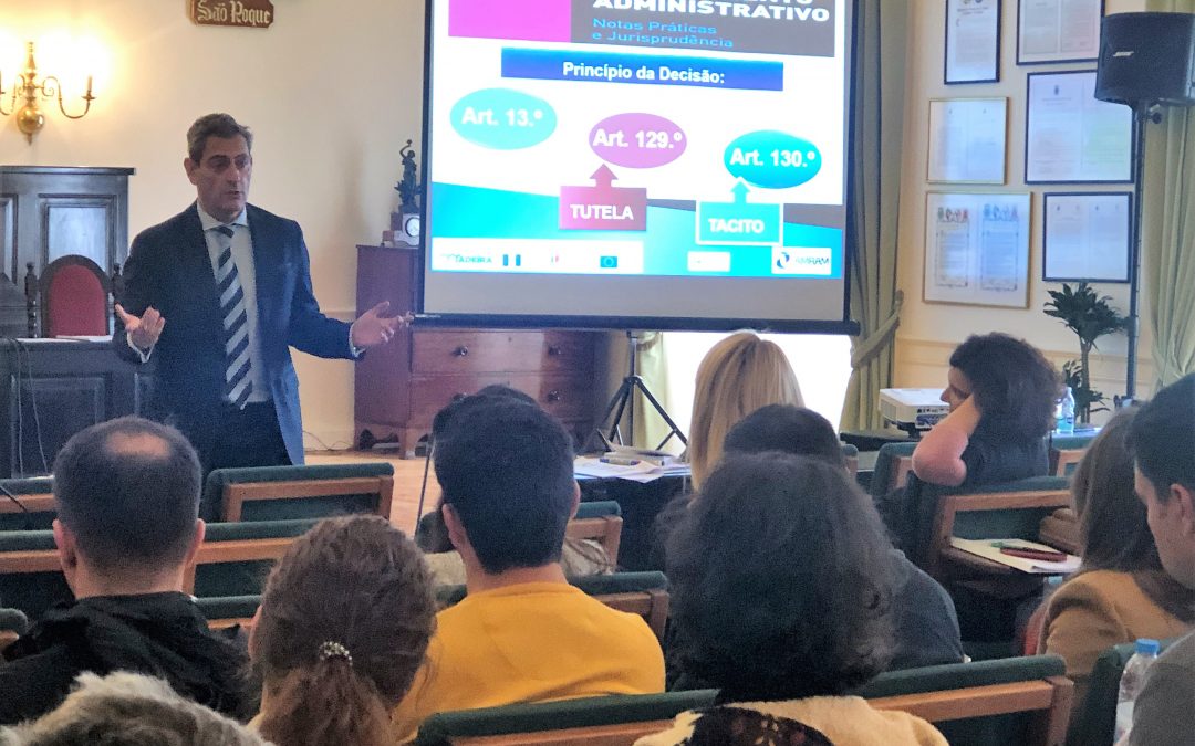 Meia centena de funcionários das Autarquias da R.A. da Madeira participaram na formação promovida pela AMRAM sobre “AS MEDIDAS DE MODERNIZAÇÃO ADMINISTRATIVA E A APLICAÇÃO DO CÓDIGO DO PROCEDIMENTO ADMINISTRATIVO”