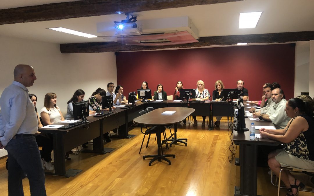 AMRAM promove formação sobre os novos modelos de atendimento ao público na Administração Local